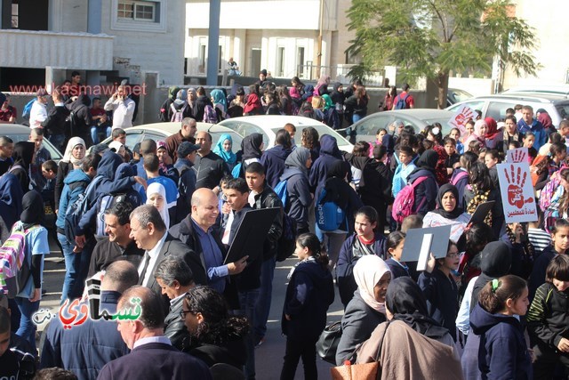 فيديو: رئيس البلدية في المسيرة التضامنية مع الاستاذ طارق ورسالة الى الشرطة  تحصيلكم وانجازاتكم في السنوات الاخيرة صفر   